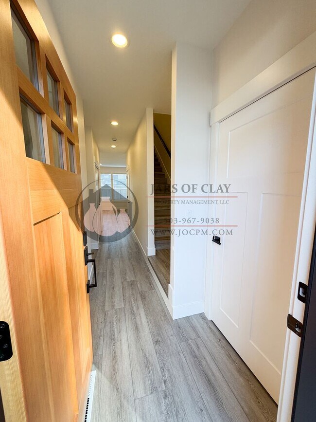 Photo - Talloc Ave SE Duplex Unit 6935