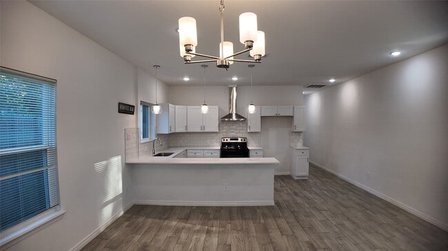 4709 Lee St