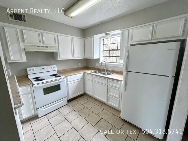 Photo - 1924 Tusa Dr Unit B