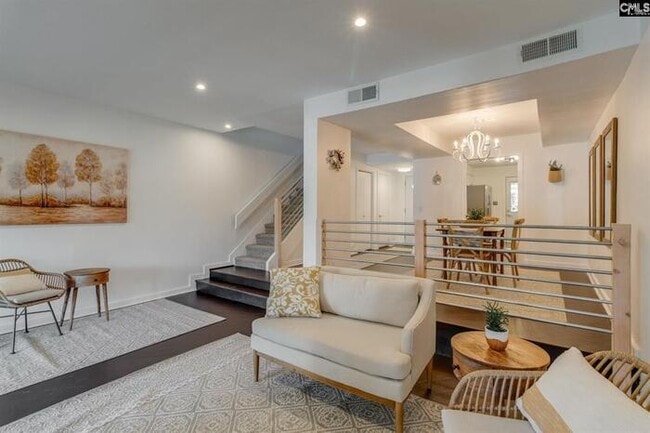 Photo - 8 Royalgate Dr