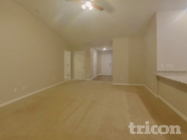 Photo - 320 Waterstone Dr