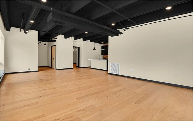 Photo - 20 Boulder Cres St Unit 201