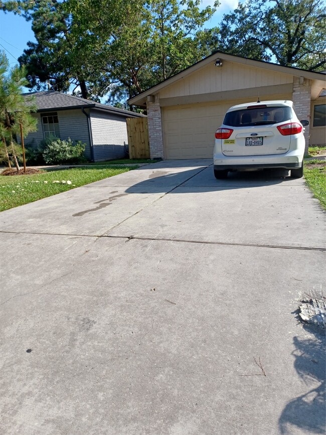 Building Photo - 23054 Banquo Dr Rental