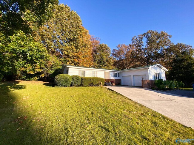 Photo - 2100 Tanner Dr SW