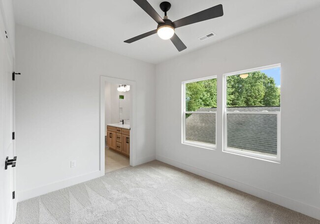 Photo - 2415 Pruitt St