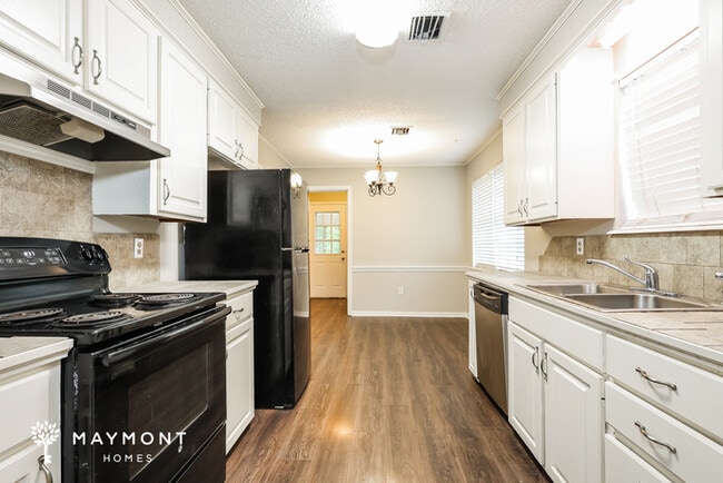 Photo - 4725 Satinwood Rd