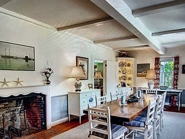 Photo - 550 Chappaquonsett Rd