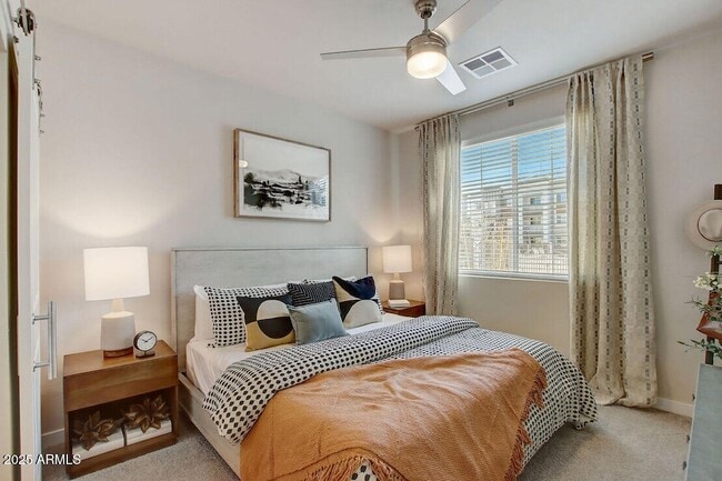 Photo - 28201 N Black Cyn Hwy Unit 2