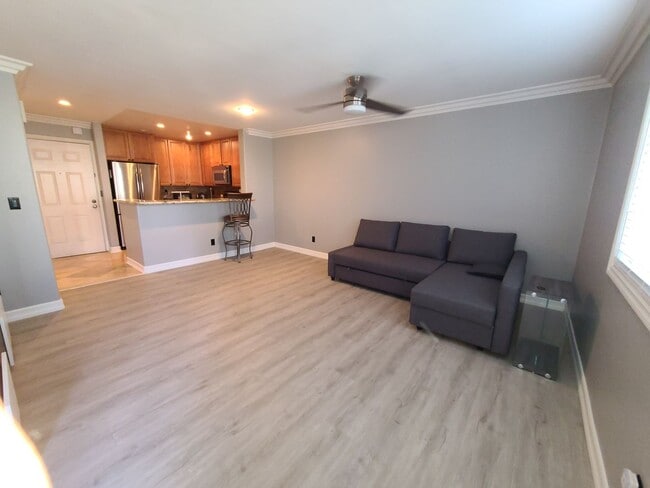 Photo - 1 bed 1 bath in UTC with great amenities Pool, hot tub, gym, underground parking. Unit 5309