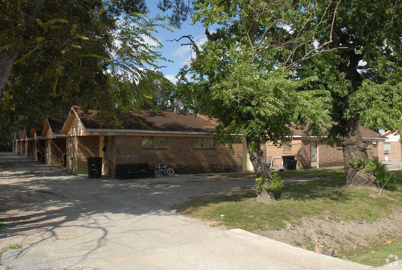 Photo - Wipprecht Plaza