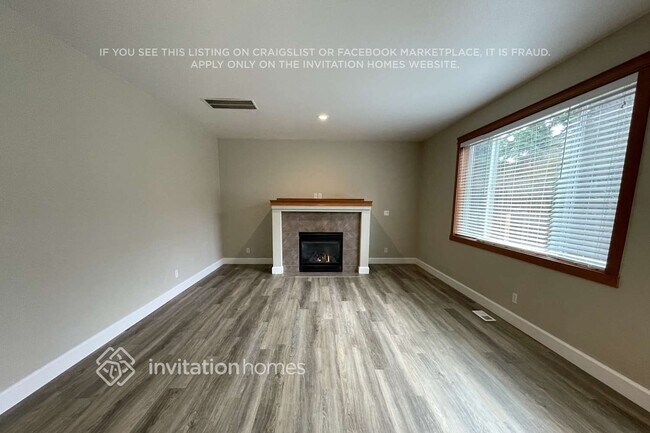 Photo - 13824 172nd Pl E