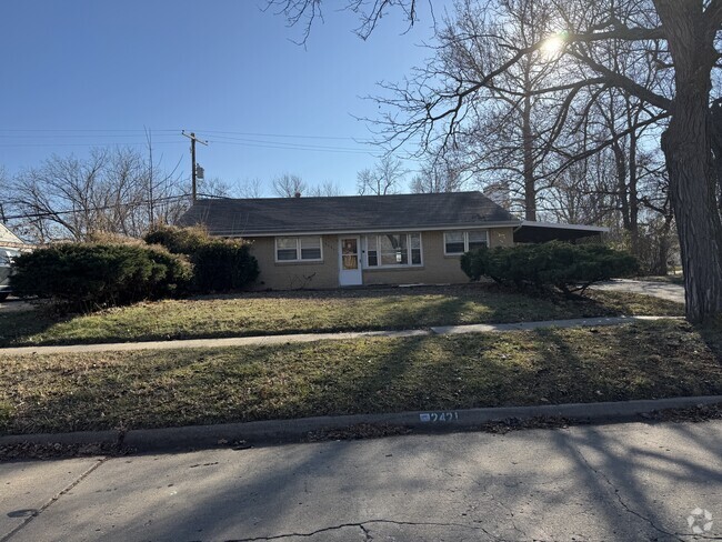 Building Photo - 2421 Hobbs Dr Rental