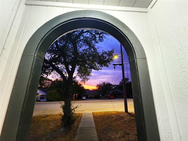 Photo - 2114 N Elm St