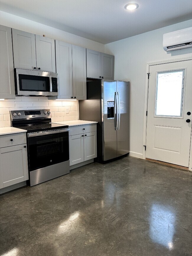 Photo - 1736 Rosemary Dr