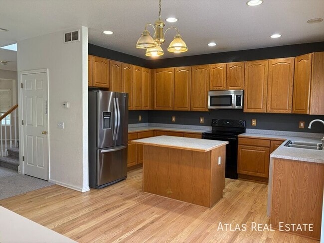 Photo - 1071 Thornbury Pl