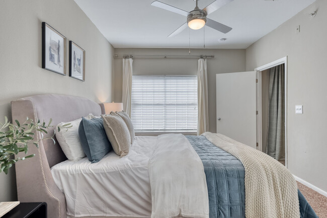 Building Photo - The Highline Rental