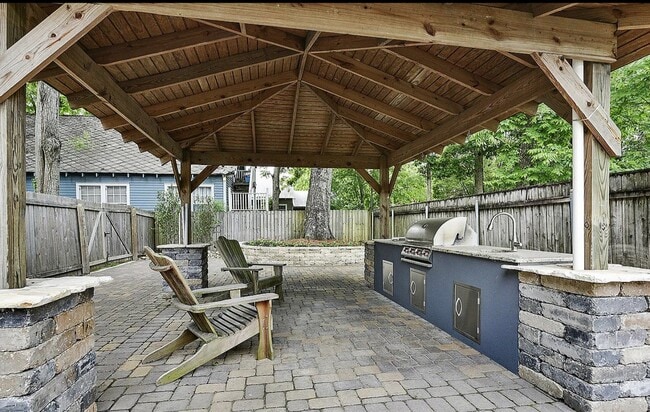 Photo - 131 W 25th Ave