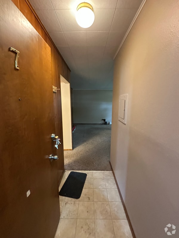 Building Photo - 413 Merriam Ave S Unit 7 Rental