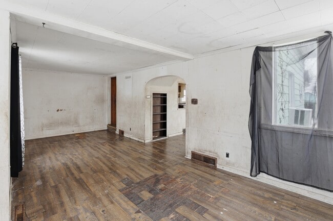 Photo - 2310 Jerome St