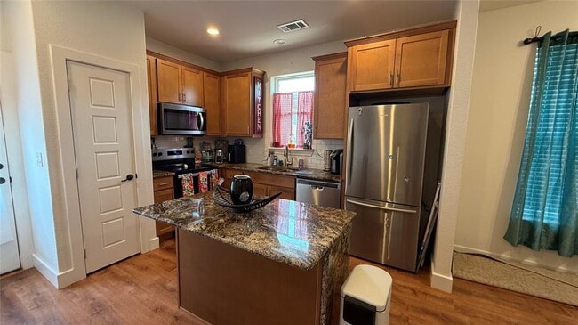 Photo - 2415 Ridgeview Dr