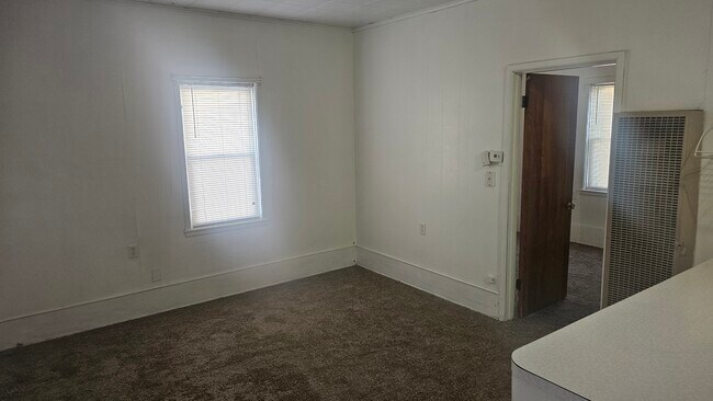 Living Room - 208 Herbert Ave Unit Apt C