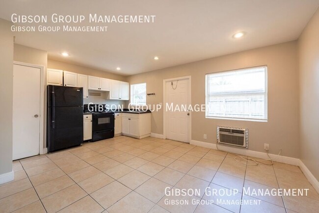 Photo - 1808 SW 11th Ct Unit 2
