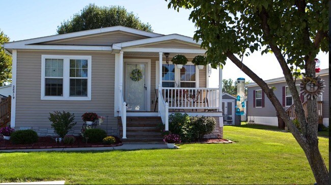 Country Meadows - Country Meadows Apartments