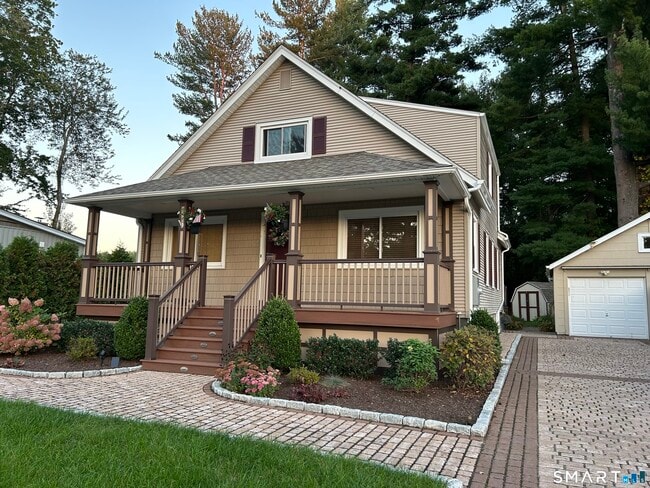Building Photo - 102 Cottage Rd