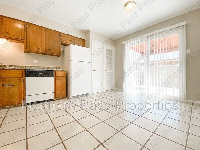 Photo - 6435 Pizarro St