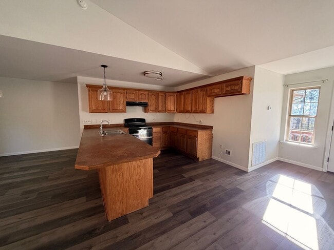 Photo - Welcome to this conveniently located home in Russellville, AR, a place where comfort meets style.