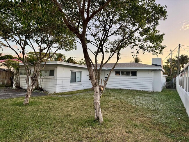 Photo - 1711 N 17th Ct