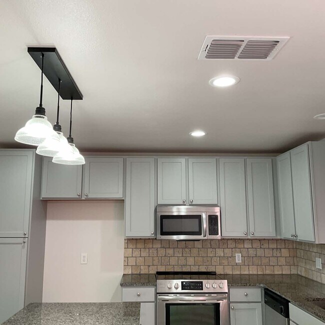 Photo - 15209 Cruiser St