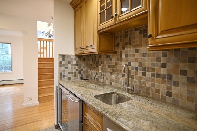Photo - 1033 Harvard Pl
