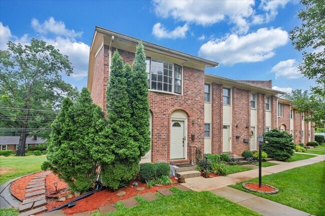 Building Photo - The Forest Townhomes Unit 3101 Link Road #19,