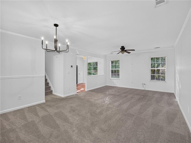 2820 Mayfair Dr