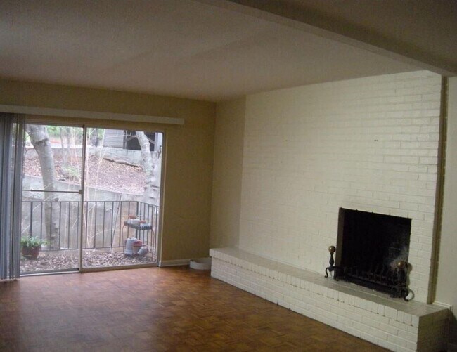 Photo - 2704 San Pedro St Unit 2