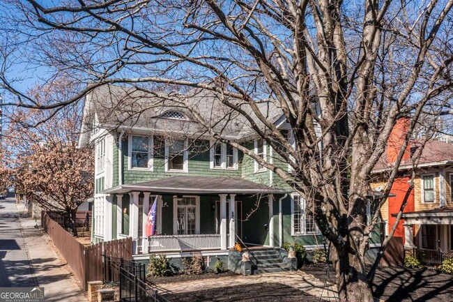 Photo - 692 Myrtle St NE