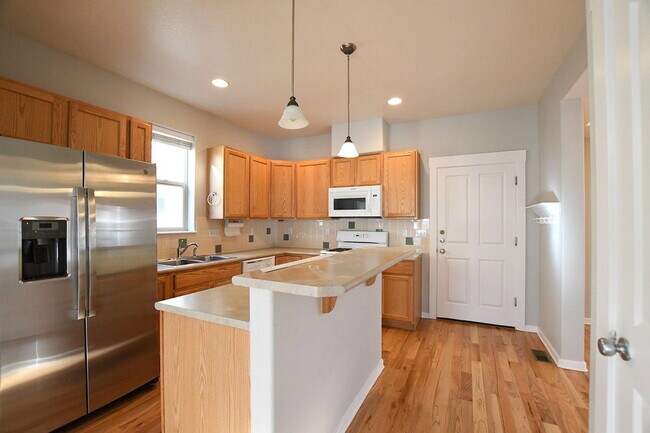 Photo - 2657 Ulster St