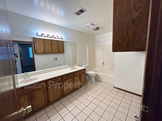 Photo - 901 N Maryland St Unit Apt A