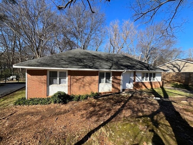 Photo - 526 Huntsmoor Dr House