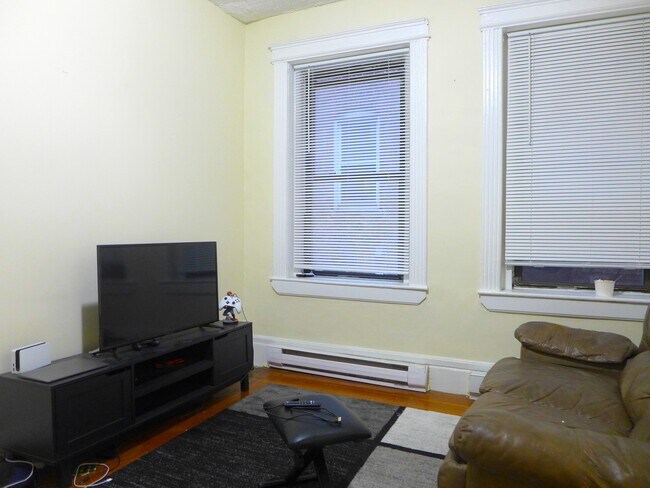 Photo - 378 Riverway