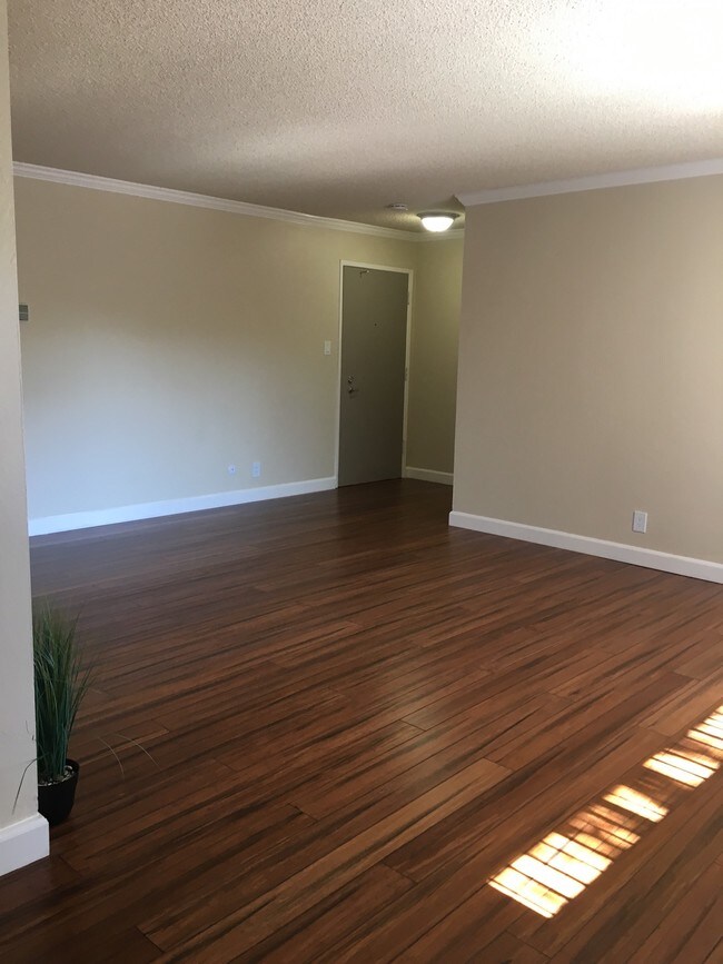 Chateau Manor Apartments