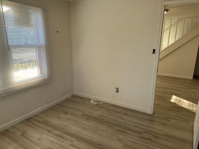 Photo - 2726 S Lyons Ave