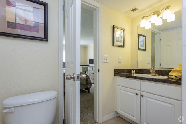 2BD, 2BA - 1114 SF
