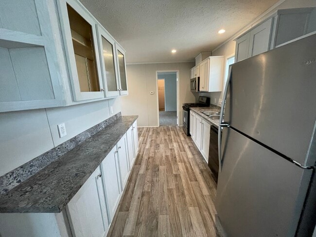 Photo - 46000 Geddes Rd