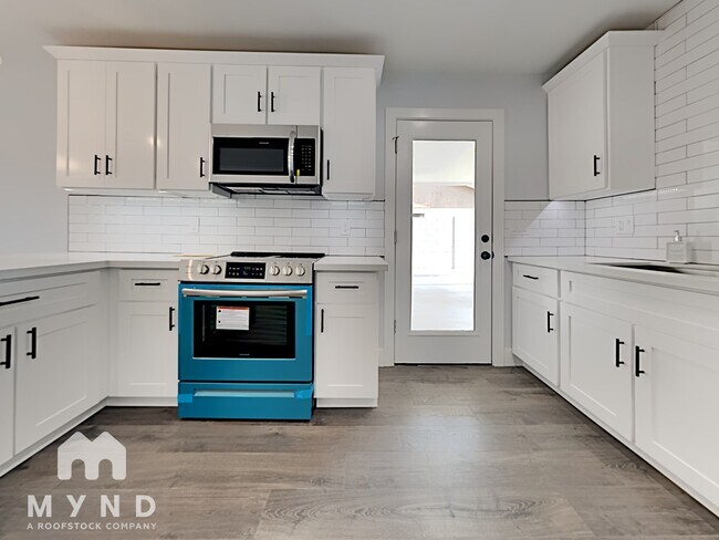 Building Photo - 2528 E Hermosa Dr Rental