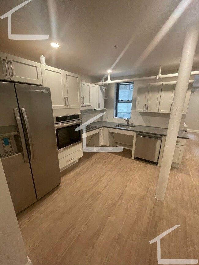 Beautiful, Renovated 1 Bed Right Off The C... - Beautiful, Renovated 1 Bed Right Off The C... Rental