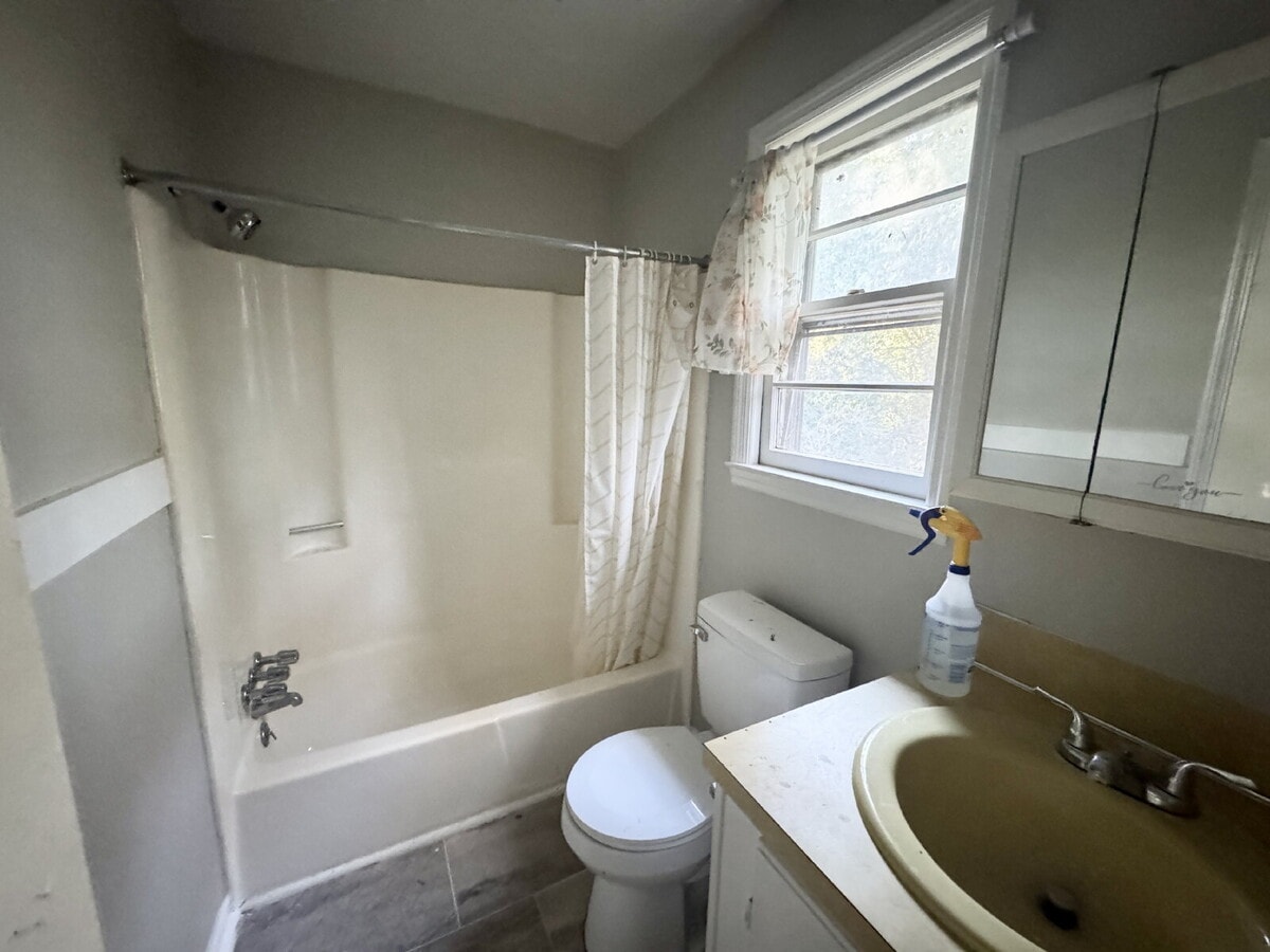 Photo - 1 bed / 1 bath - Pendleton SC