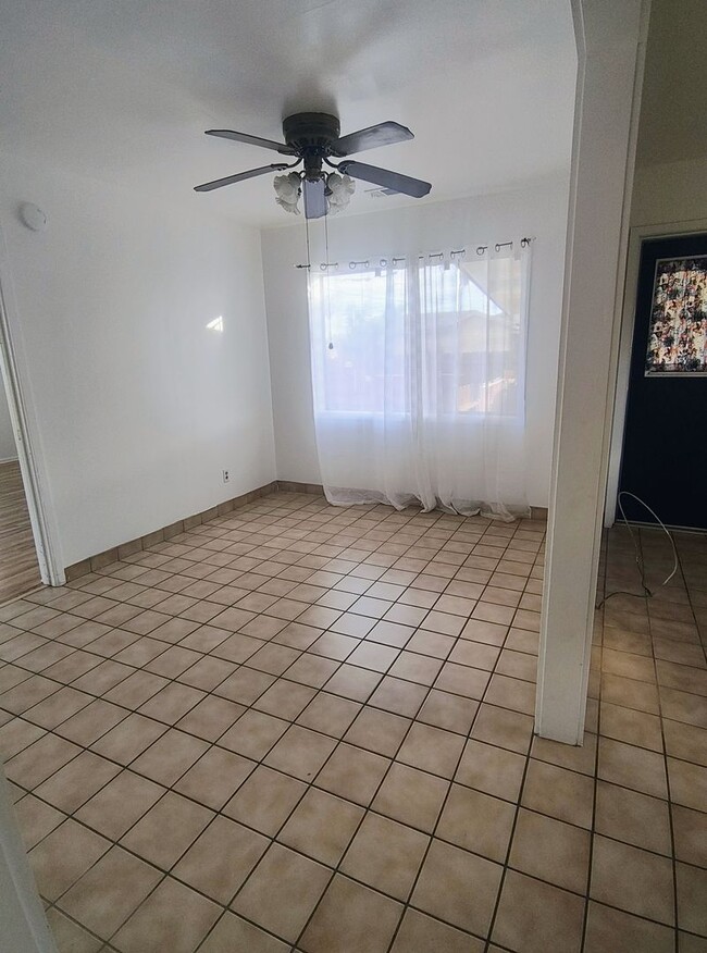 Photo - 11058 Jones St