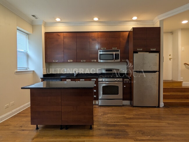 Photo - 6935 N Oakley Ave Unit G